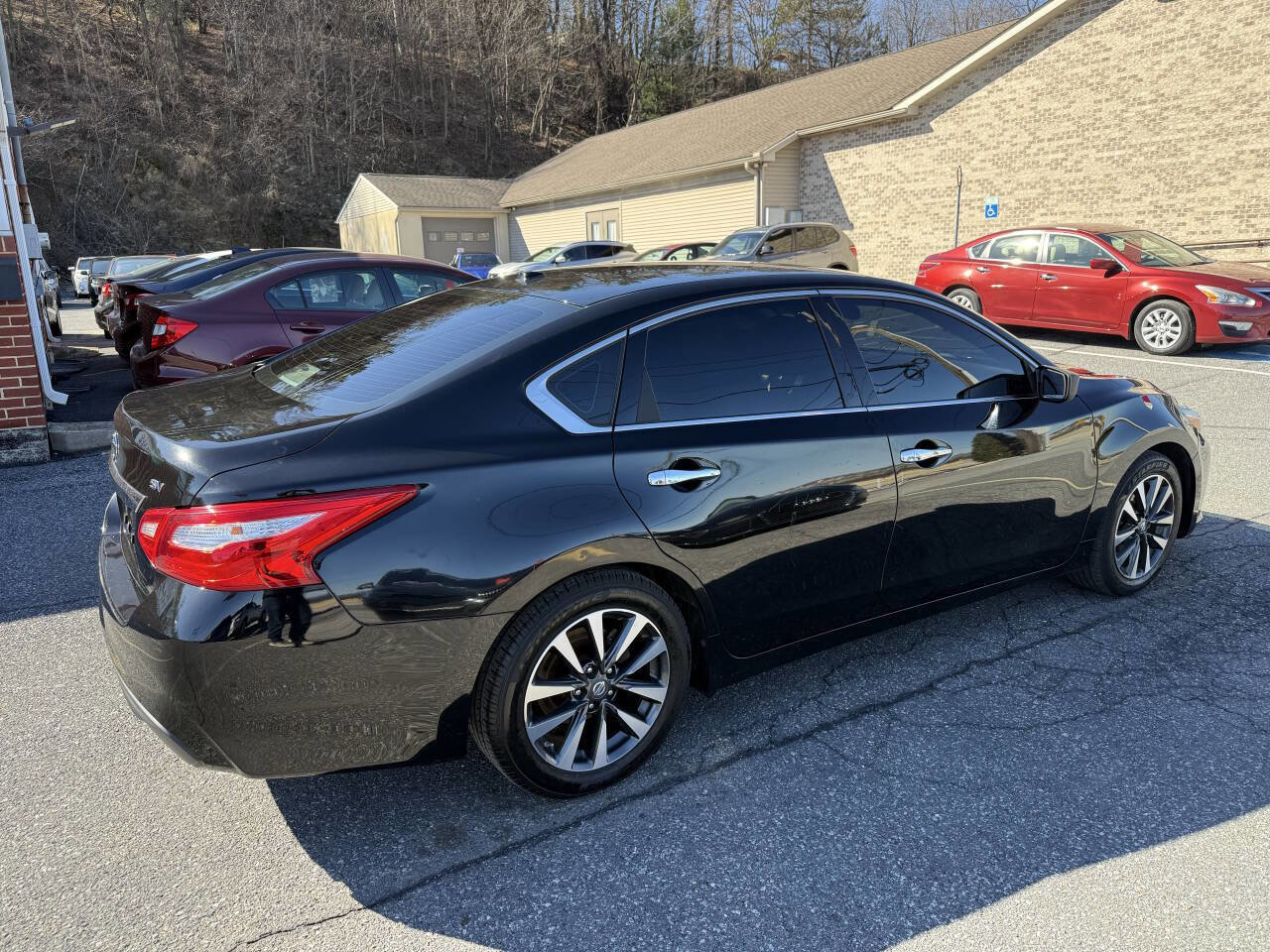 Used 2017 Nissan Altima 2.5 SV FWD image 5