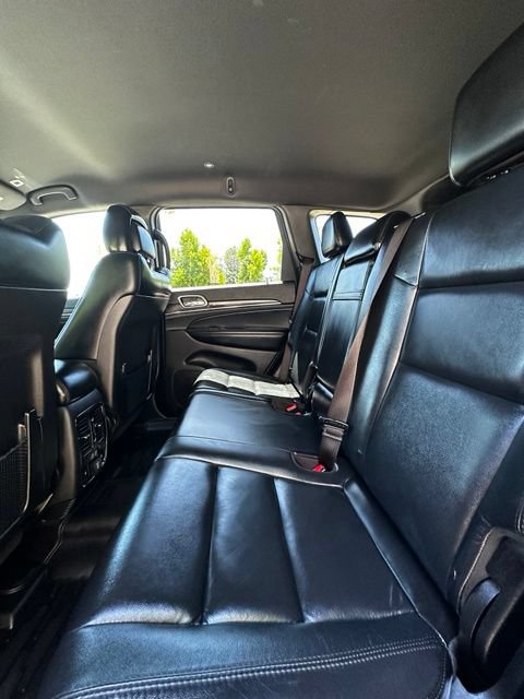 Used 2018 Jeep Grand Cherokee Limited AWD/4WD image 16