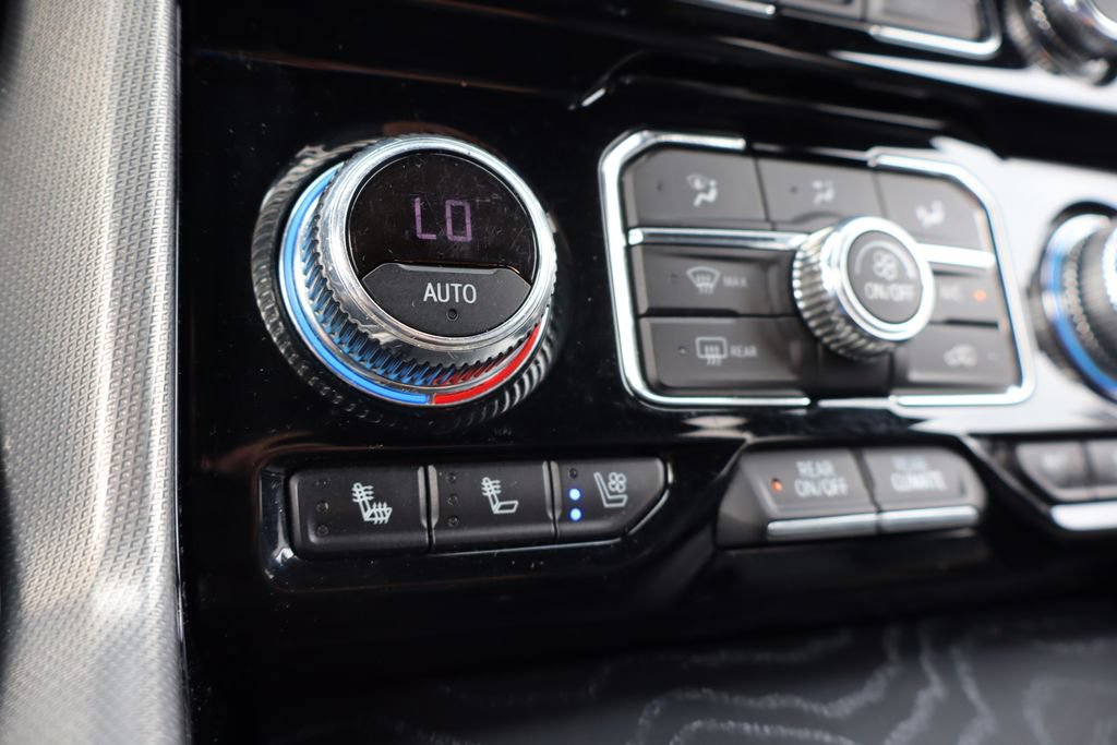 Used 2021 GMC Yukon Denali w/ Denali Premium Package AWD/4WD image 13