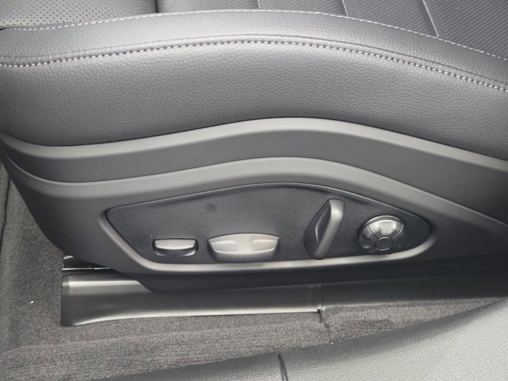 New 2025 Porsche Panamera 4 image 25