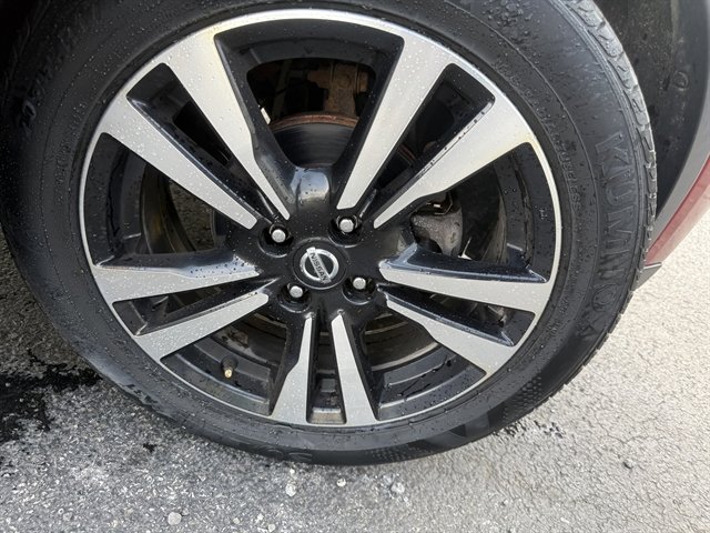 Used 2019 Nissan Kicks SV FWD image 5