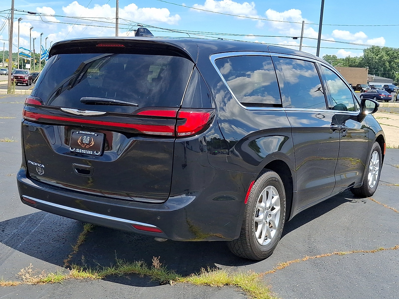Used 2025 Chrysler Pacifica Select FWD image 31