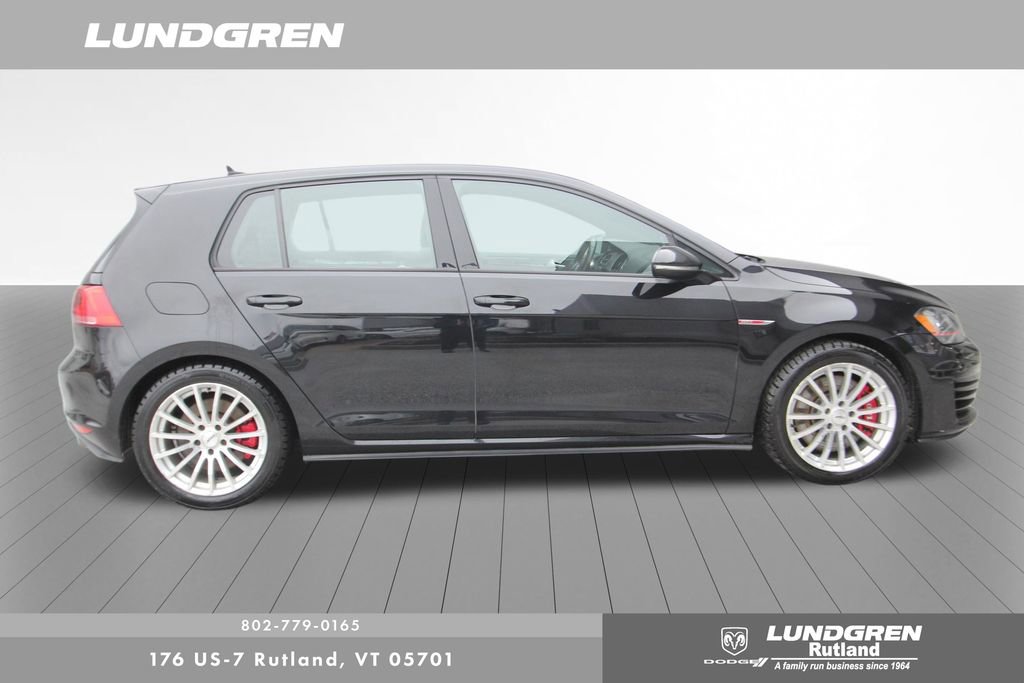 Used 2017 Volkswagen Golf 4-Door image 2