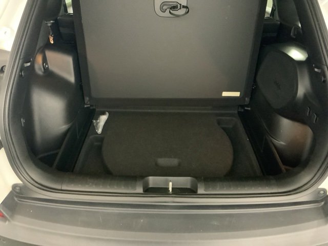 Used 2019 Jeep Cherokee Limited image 34