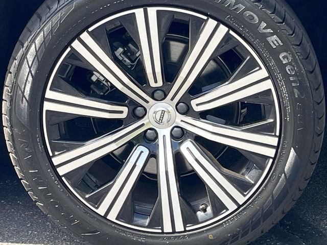 Used 2025 Volvo XC90 B5 Core image 13