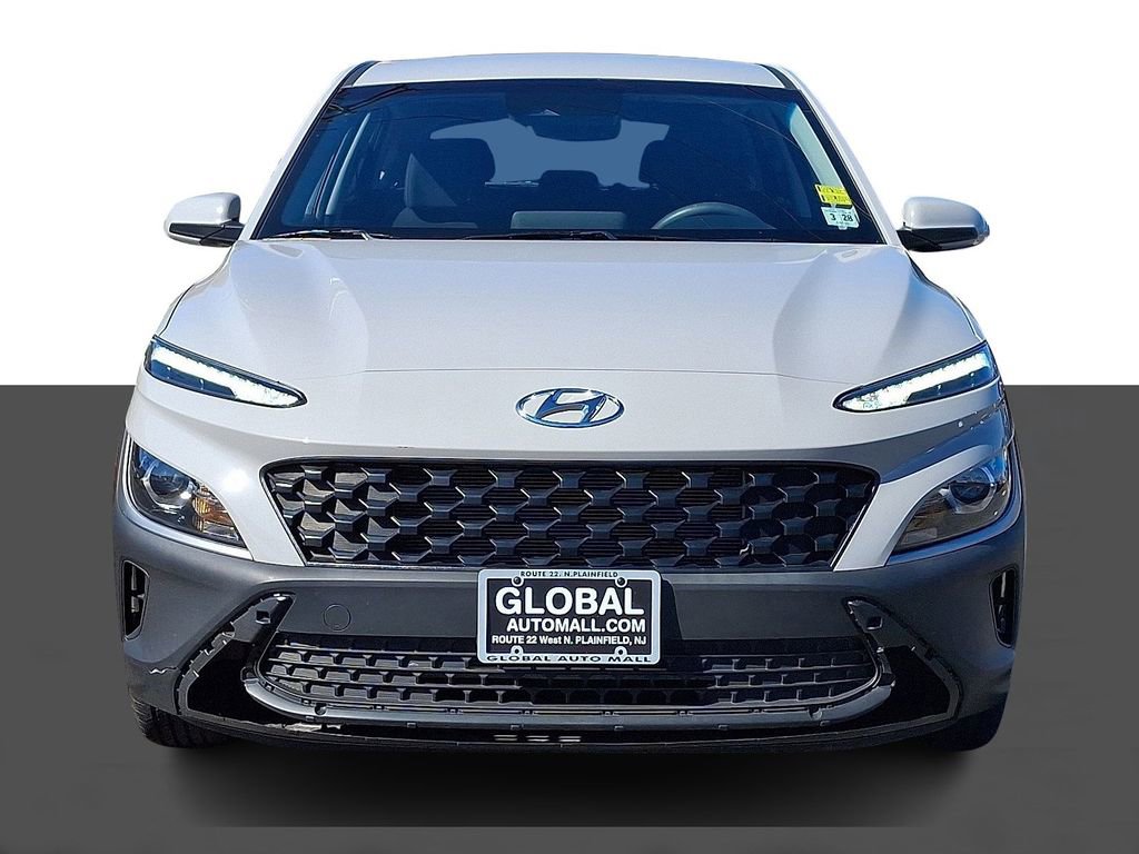 Used 2023 Hyundai Kona SE image 2