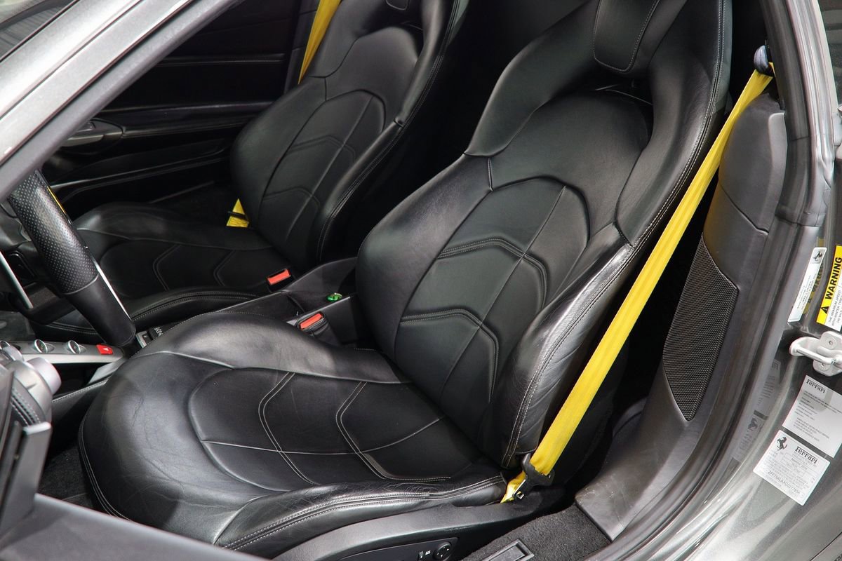 Used 2016 Ferrari 488 GTB image 28