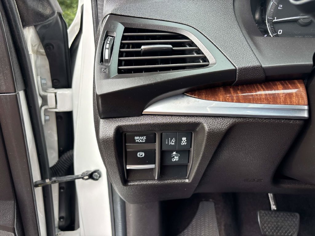 Used 2020 Acura MDX SH-AWD image 22