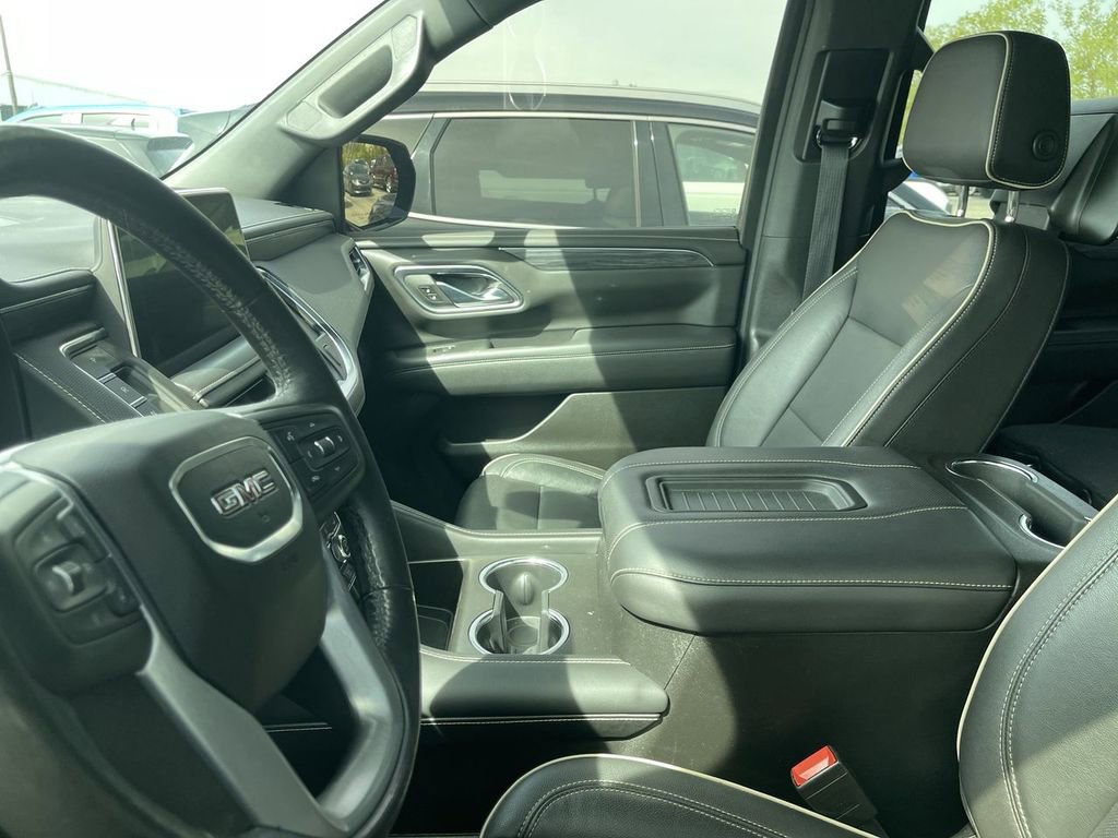 Used 2021 GMC Yukon SLT w/ SLT Premium Package AWD/4WD image 4