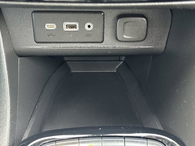 Used 2022 Buick Encore GX Essence w/ Experience Buick Package AWD/4WD image 35