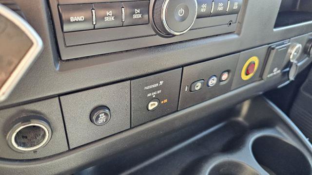 Used 2018 Chevrolet Express 2500 w/ Driver Convenience Package RWD image 16