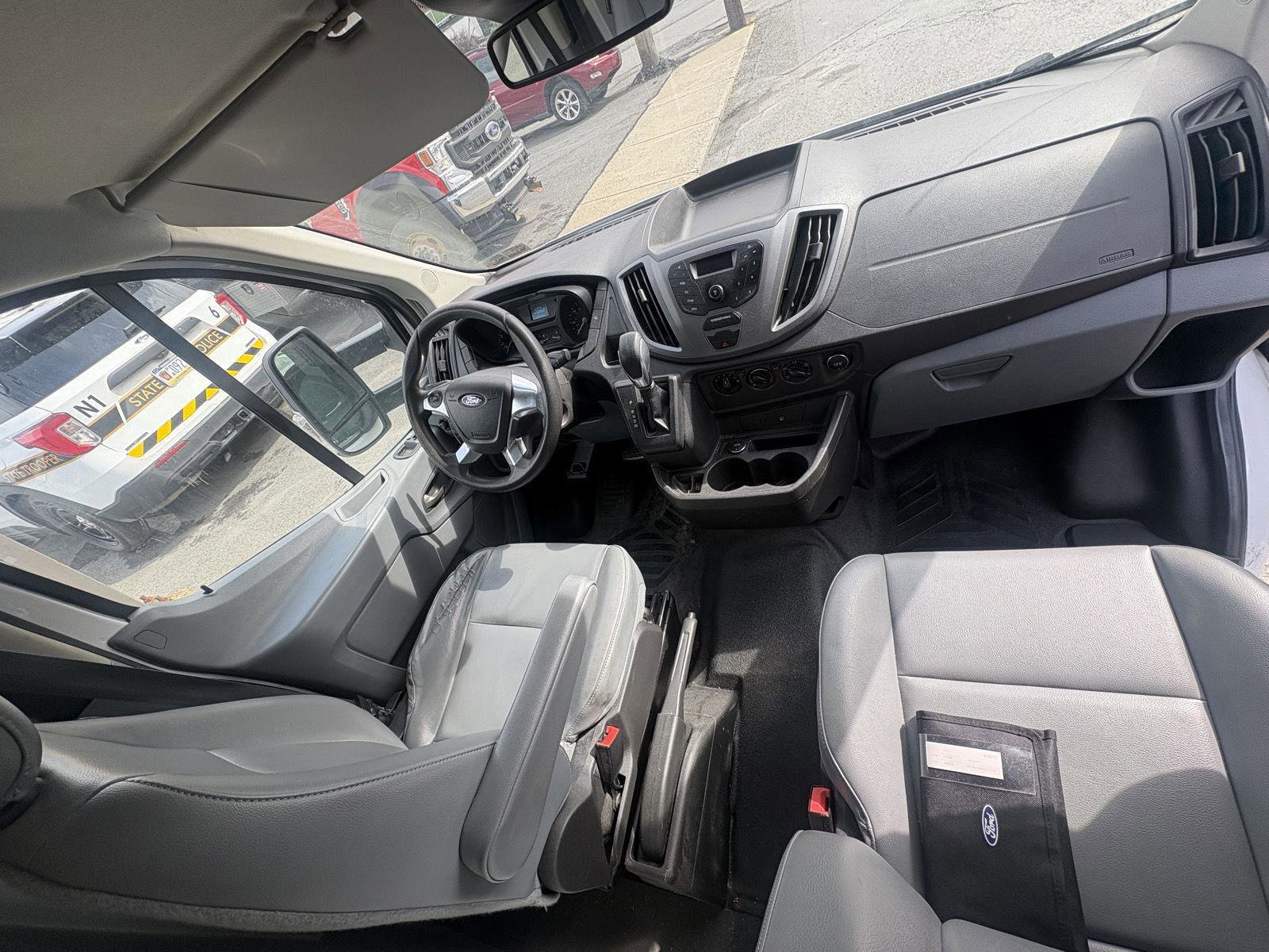 Used 2016 Ford Transit 150 130 Low Roof RWD image 5