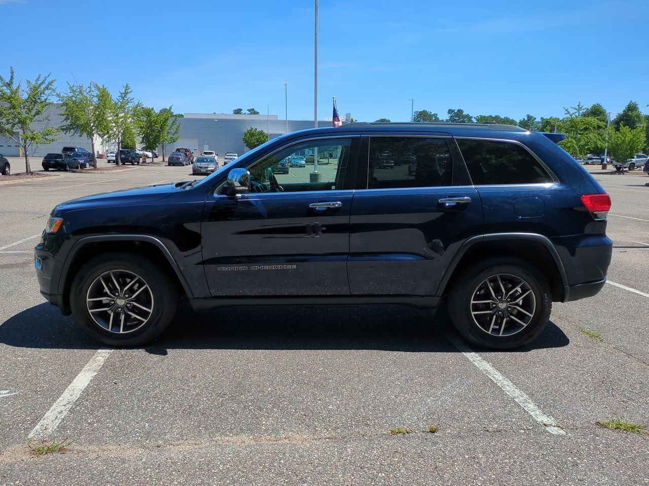 Used 2017 Jeep Grand Cherokee Limited AWD/4WD image 7