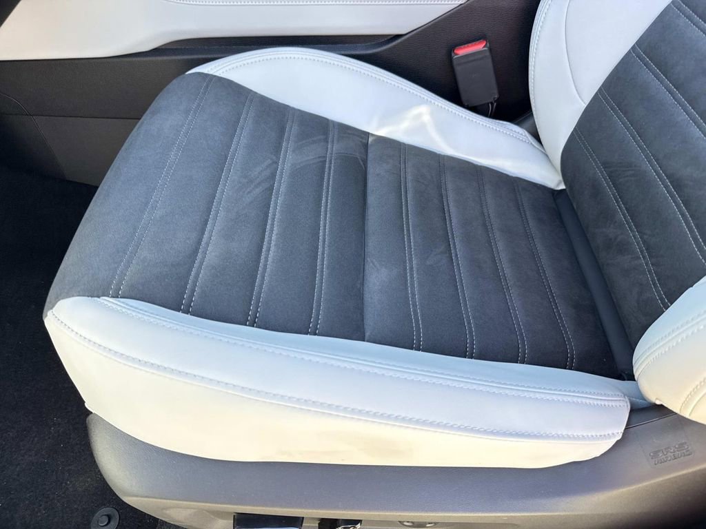 New 2026 Mitsubishi Outlander SE image 24