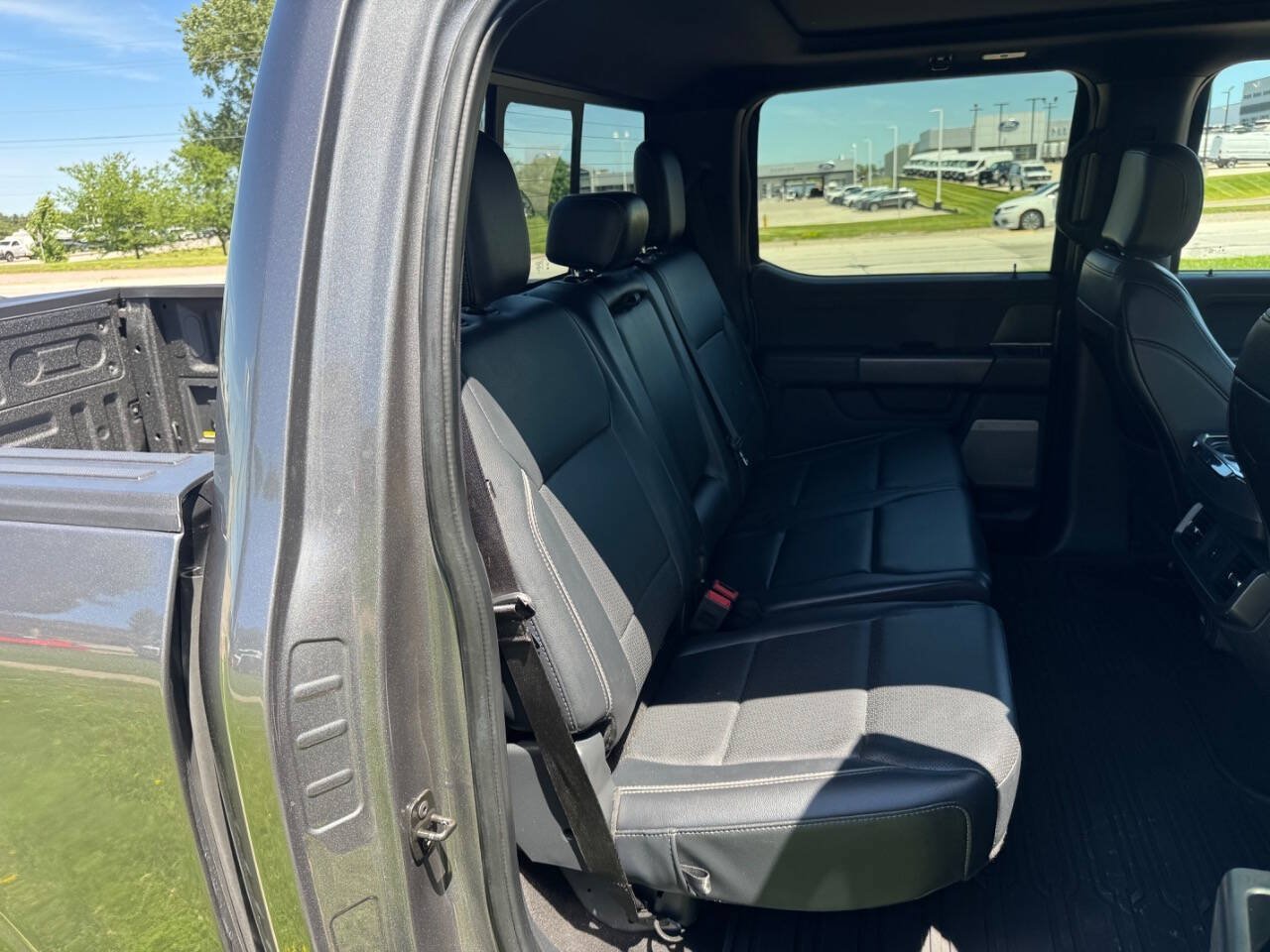 Used 2025 Ford F150 Lariat AWD/4WD image 14