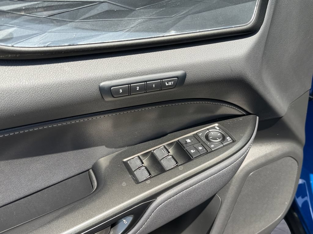 Certified 2025 Lexus NX 250 FWD w/ Accessory Package (Z2) image 14