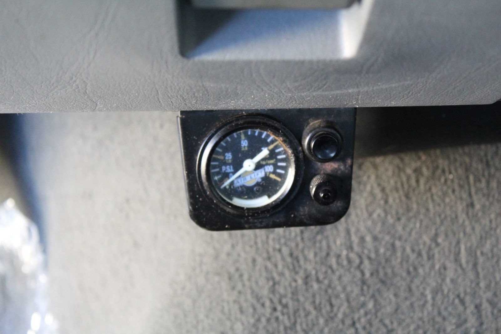 Used 2005 Ford F350 Lariat RWD image 25