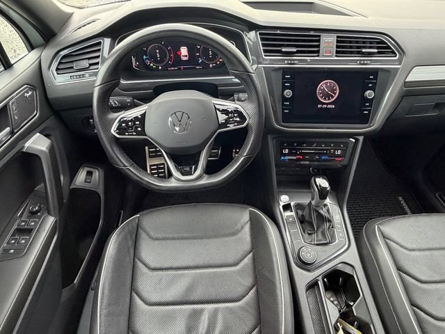 Used 2023 Volkswagen Tiguan SEL R-Line AWD/4WD image 16