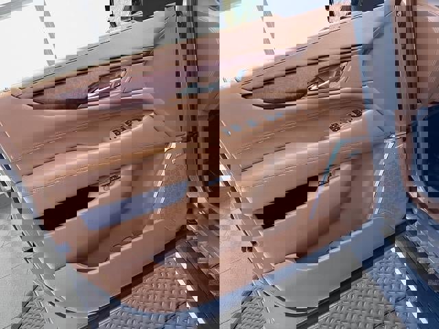 Used 2017 Cadillac Escalade ESV Platinum image 26