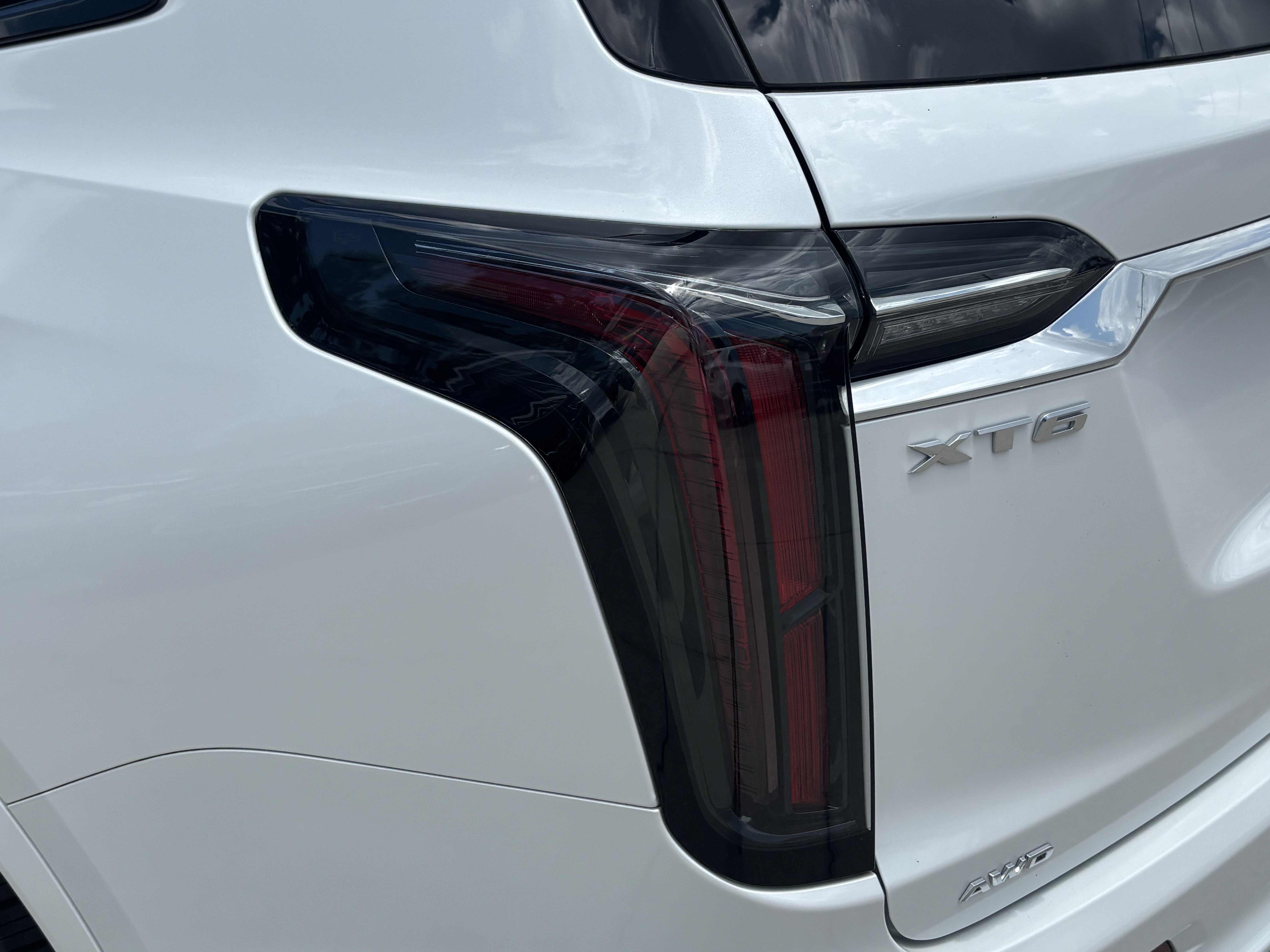 Certified 2023 Cadillac XT6 Sport w/ Platinum Package AWD/4WD image 10