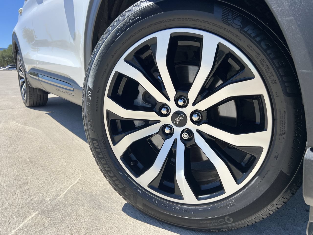 Used 2025 Ford Explorer ST-Line w/ Premium Package RWD image 6
