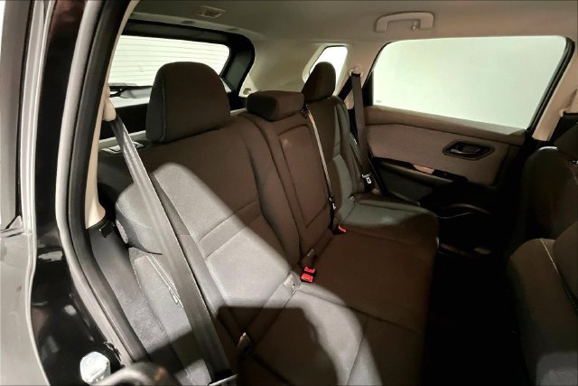 Used 2023 Nissan Rogue S AWD/4WD image 31