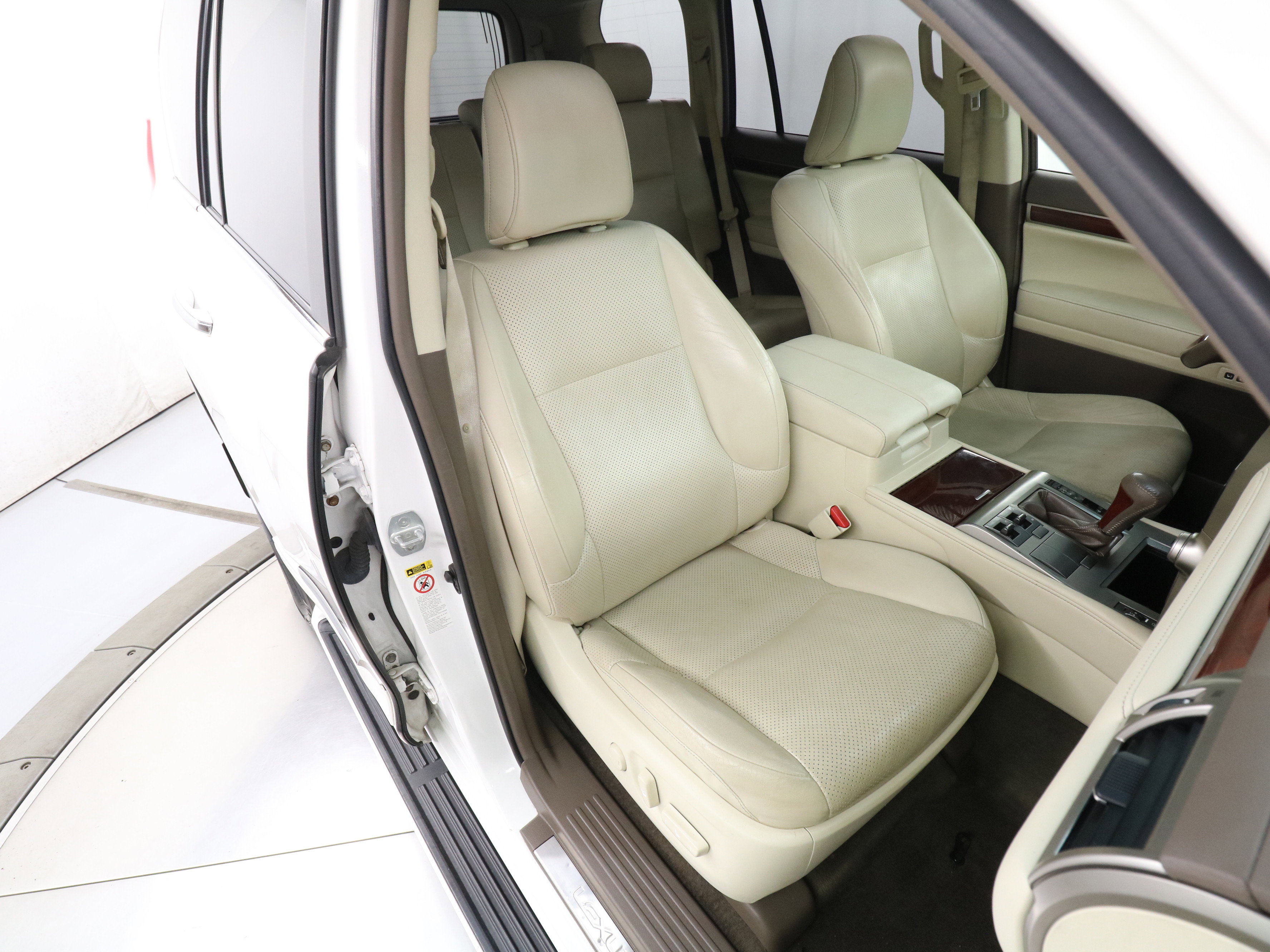 Used 2013 Lexus GX 460 image 16