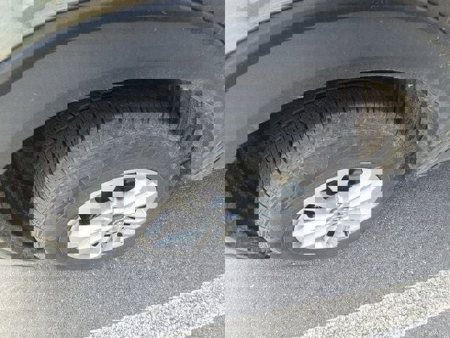 Used 2020 Ford Escape S image 18