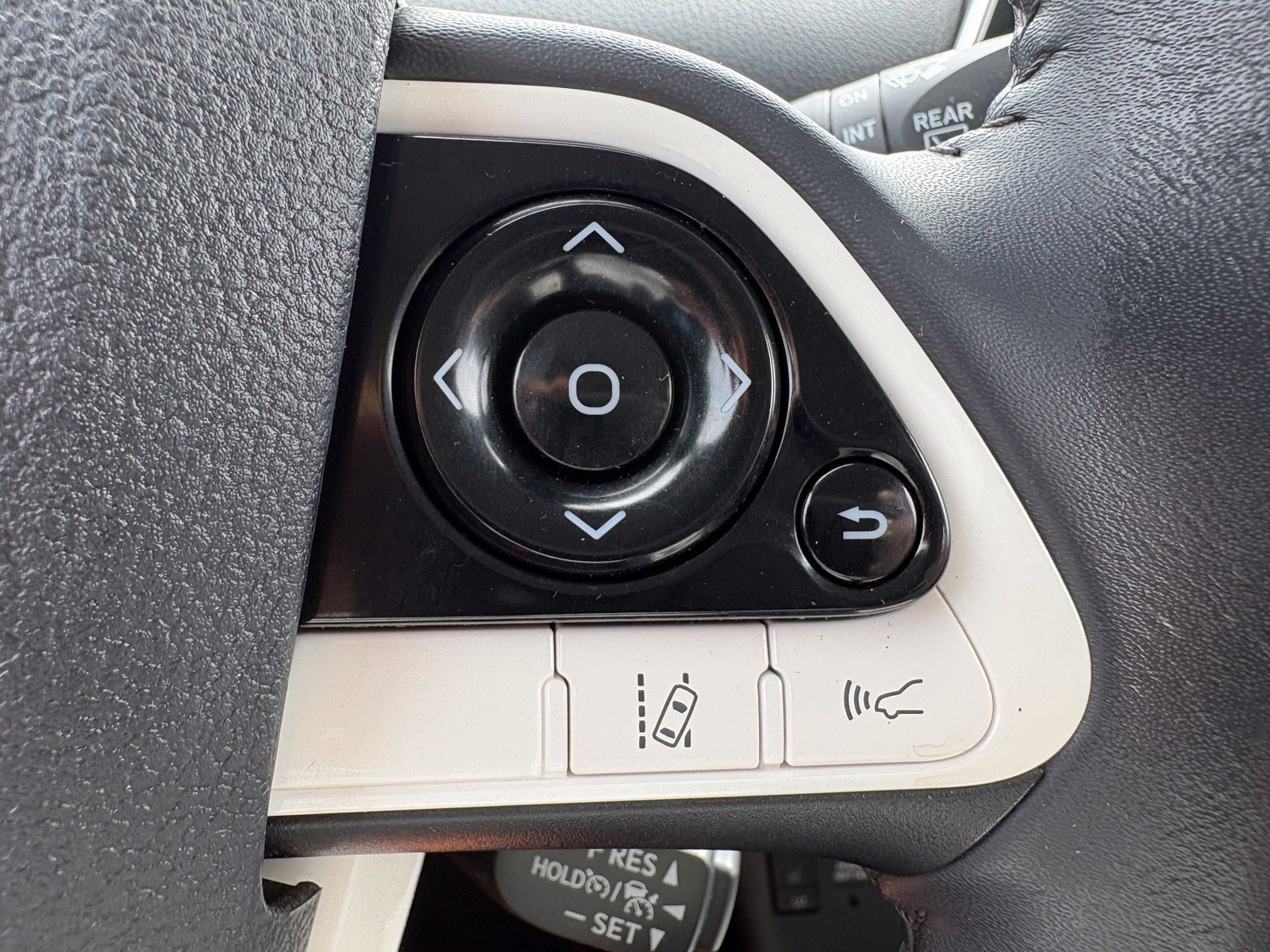 Used 2017 Toyota Prius Four w/ Advanced Technology Package FWD image 16