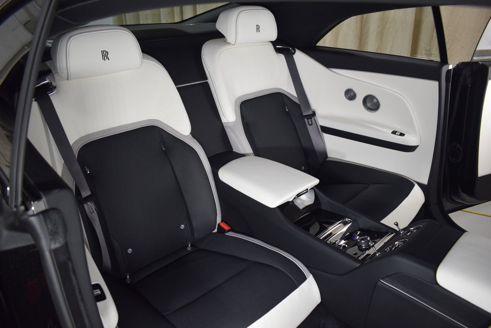 New 2024 Rolls-Royce Spectre w/ Spectre Launch Package image 19