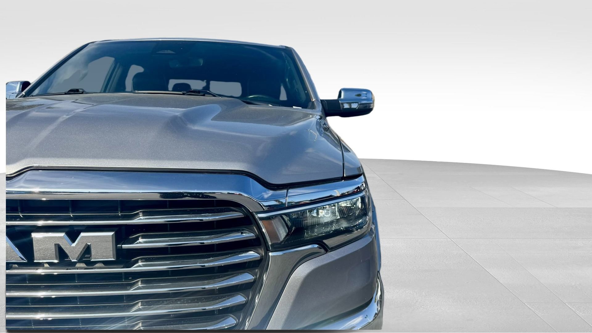 Used 2025 RAM 1500 Laramie image 24