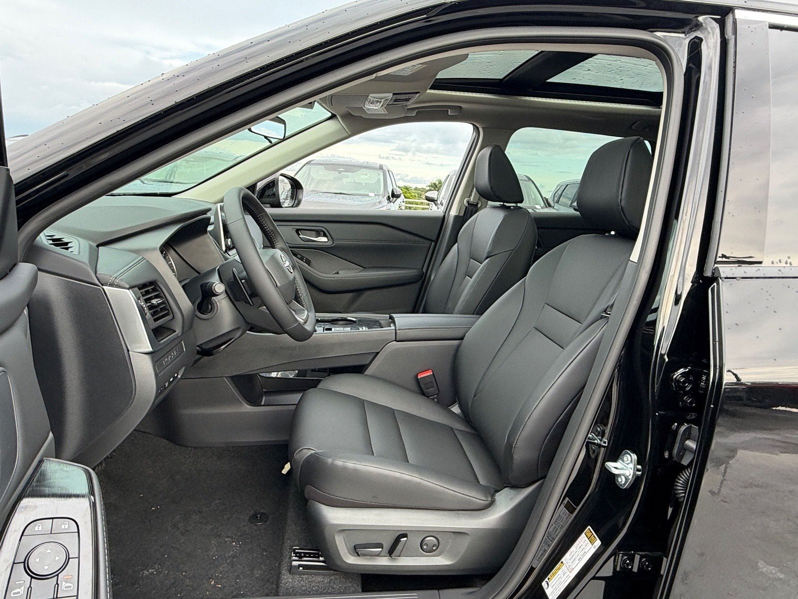 New 2027 Nissan Rogue SV FWD image 9