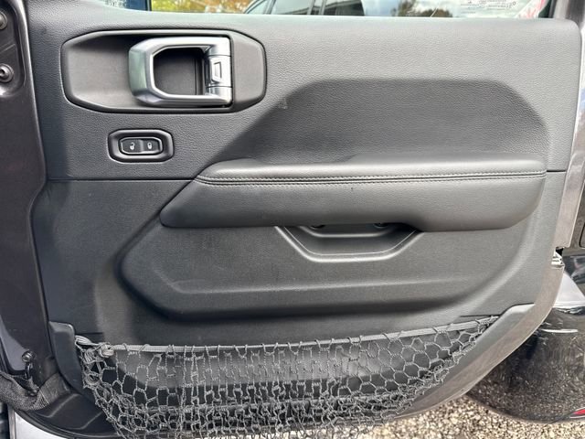 Used 2018 Jeep Wrangler Unlimited Sahara image 25