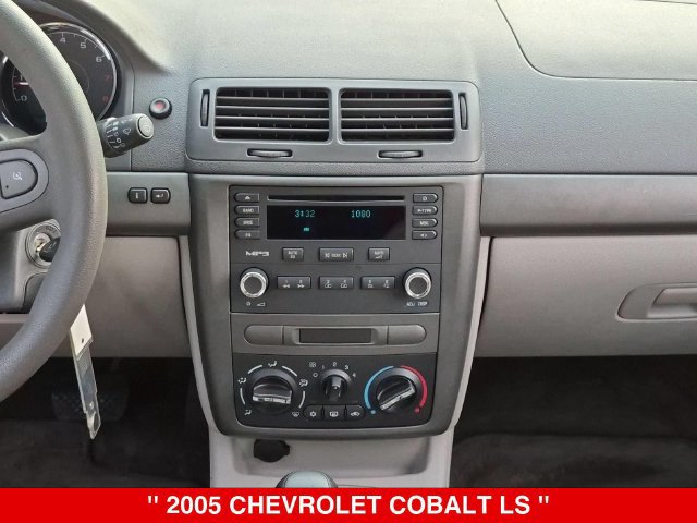 Used 2005 Chevrolet Cobalt LS FWD image 27