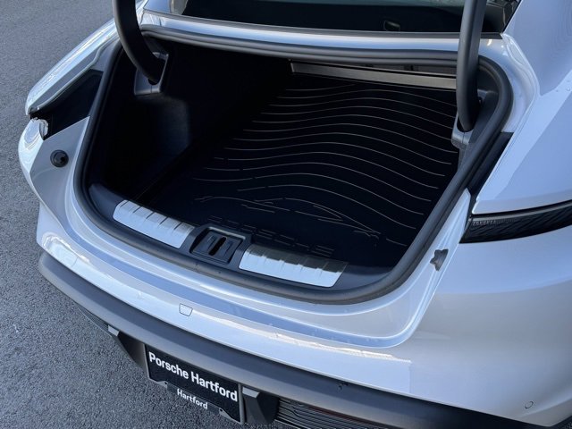 New 2025 Porsche Taycan image 34