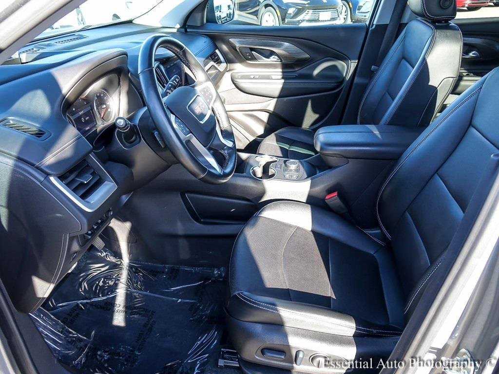 Used 2024 GMC Terrain SLT w/ Tech Package image 9
