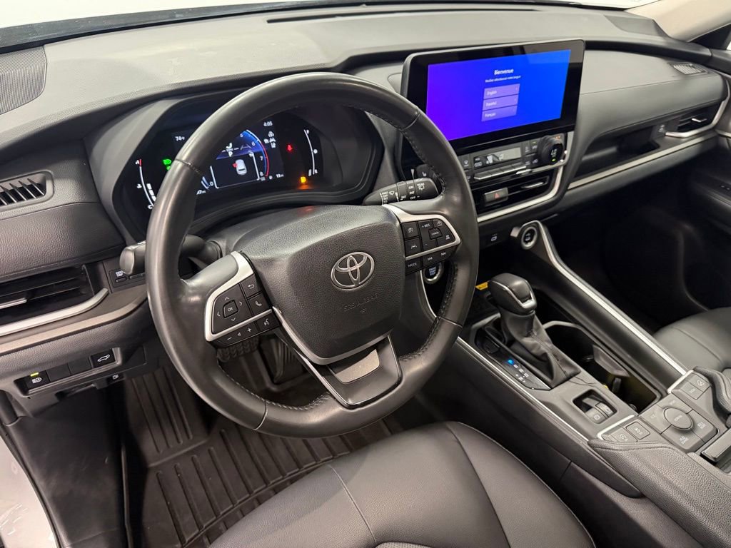 Used 2024 Toyota Grand Highlander AWD image 12