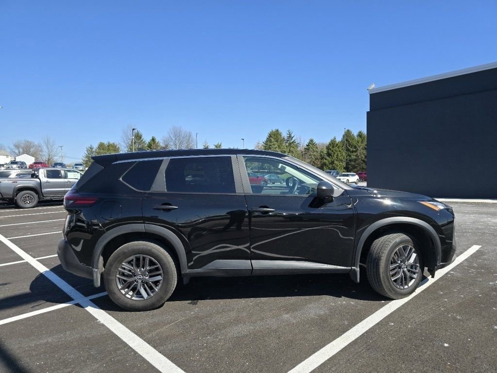 Used 2023 Nissan Rogue S image 12