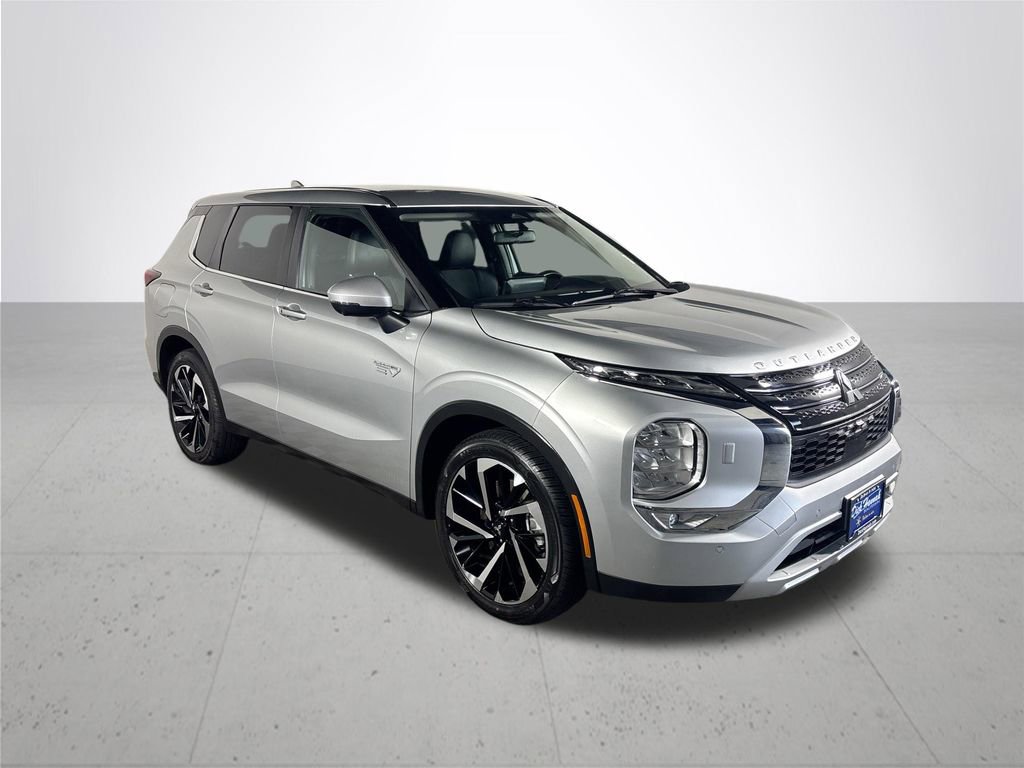 Used 2024 Mitsubishi Outlander SE image 4