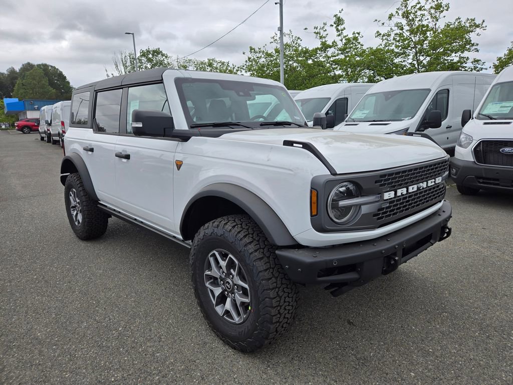 New 2025 Ford Bronco Badlands image 3