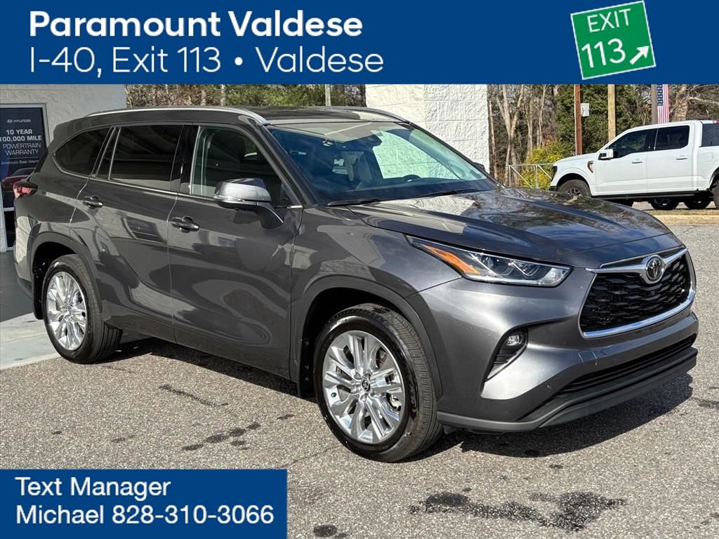 Used 2025 Toyota Highlander Limited image 21
