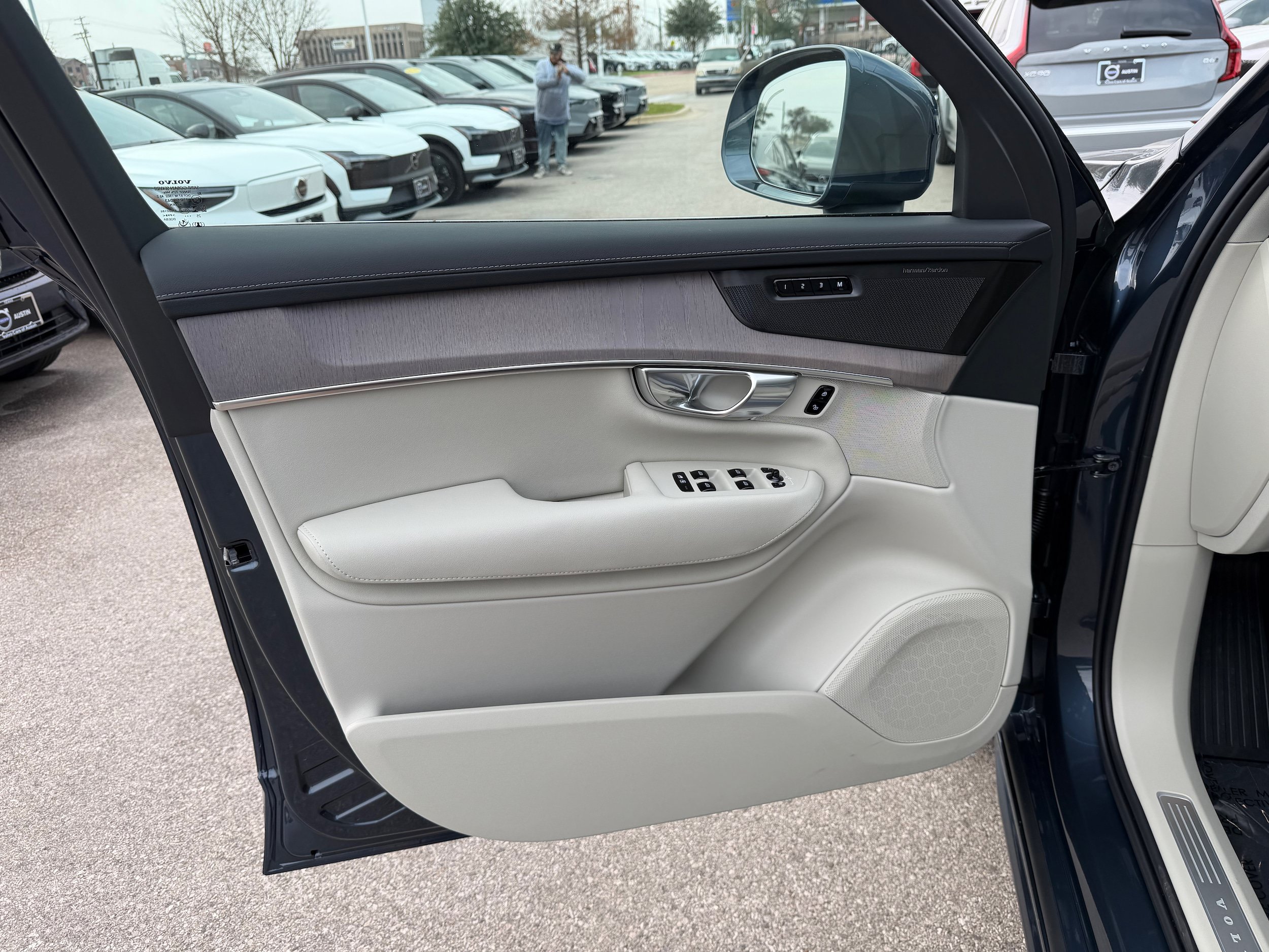 New 2026 Volvo XC90 B6 Ultra w/ Protection Package AWD/4WD image 17
