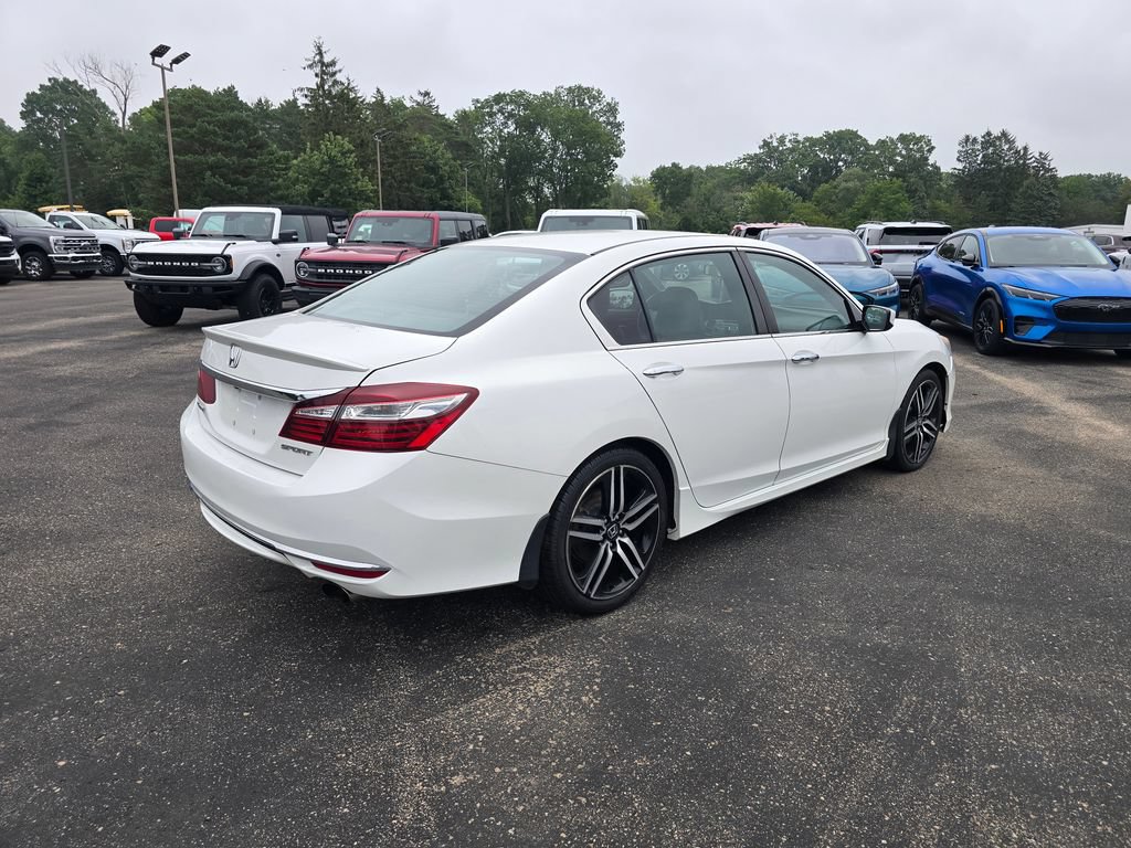 Used 2017 Honda Accord Sport image 5