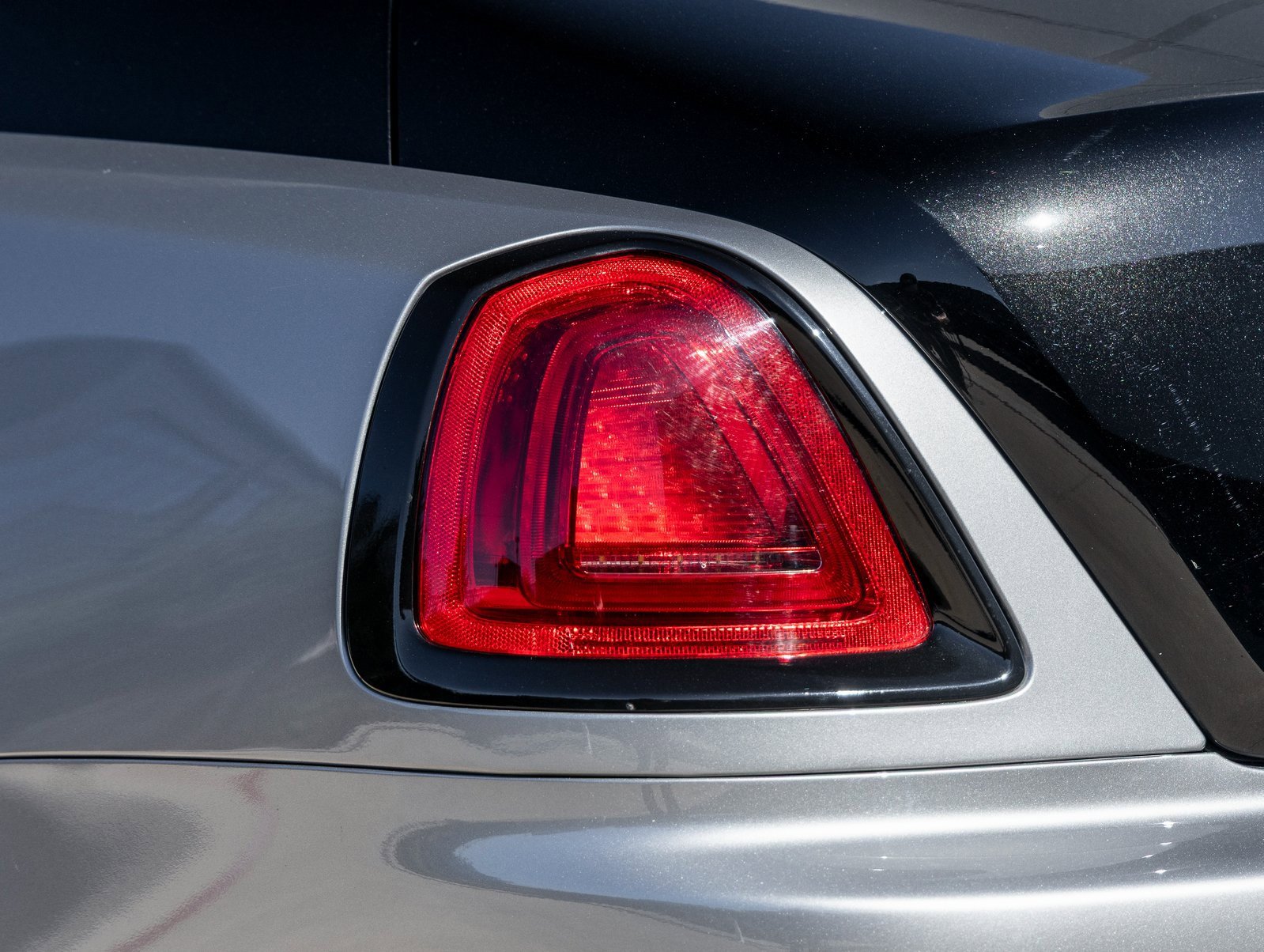 Used 2017 Rolls-Royce Wraith image 16