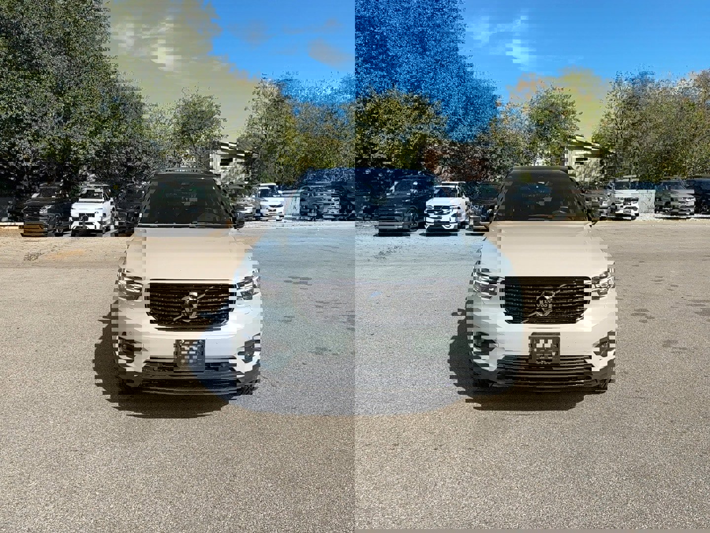 Used 2021 Volvo XC40 T5 R-Design w/ Protection Package Premier image 8