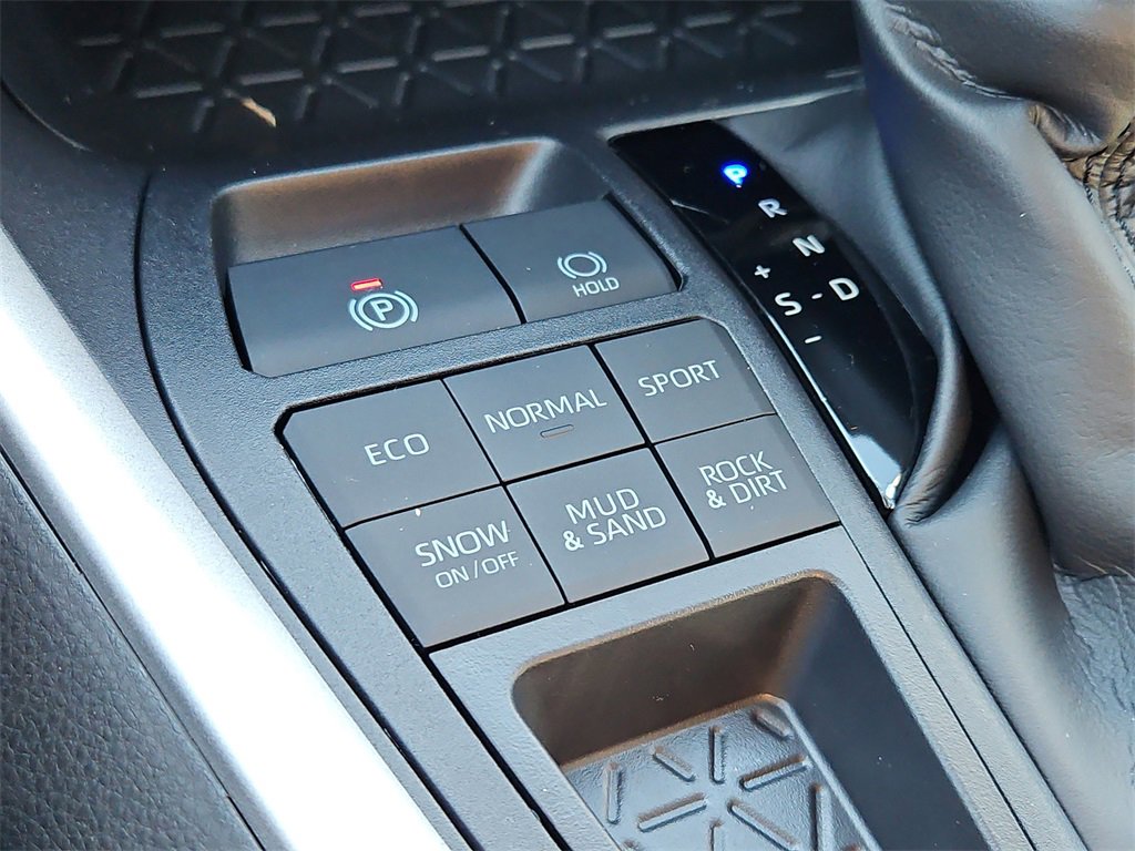 New 2025 Toyota RAV4 LE image 9