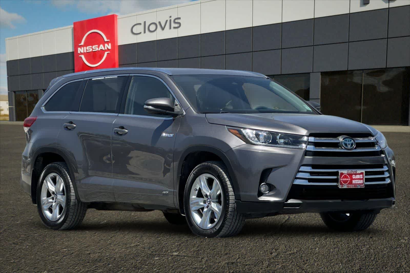 Used 2017 Toyota Highlander Limited w/ Carpet Mat Package AWD/4WD image 10