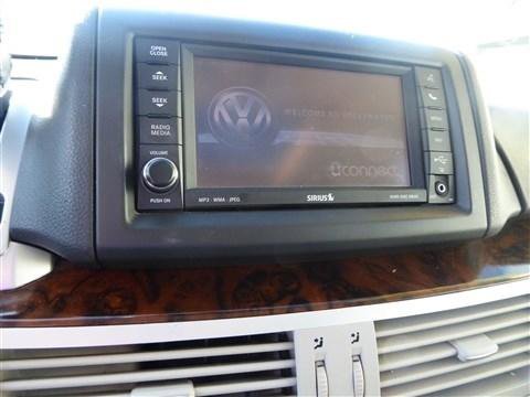 Used 2014 Volkswagen Routan SEL Premium image 10