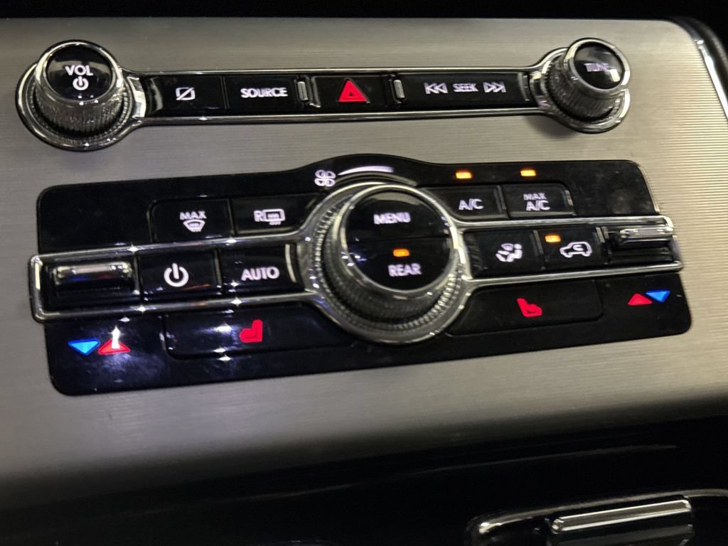 Used 2023 Lincoln Aviator AWD image 16
