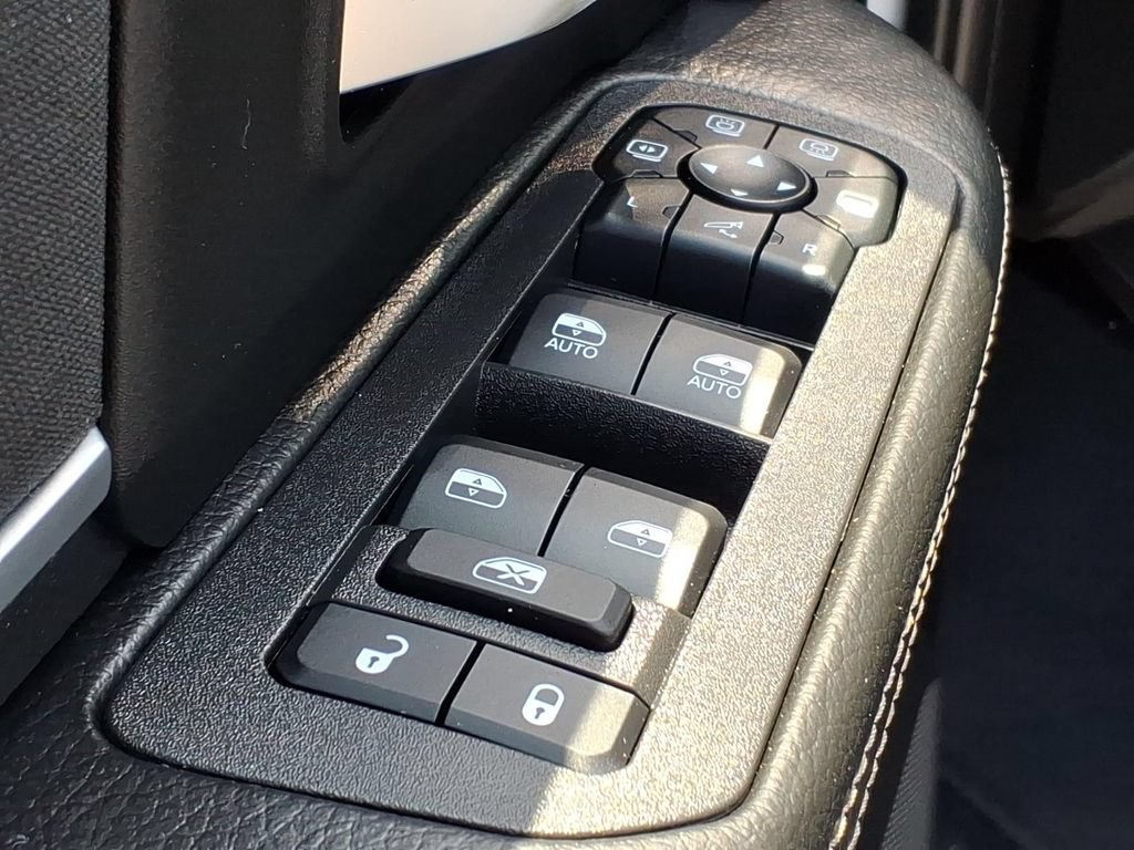 Used 2025 RAM 2500 Big Horn AWD/4WD image 12